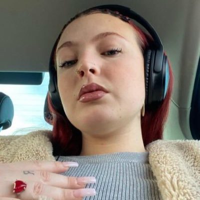 Mistresssa52463's profile picture. 