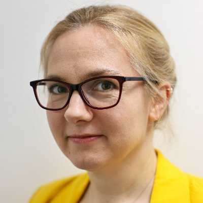 Assistant Professor in Memory Studies @COVUNI_CAMC - Course Director BA Philosophy @CovHums @covcampus - Co-Editor @asmcf @FranceModern.
Just Elizabeth 🌈