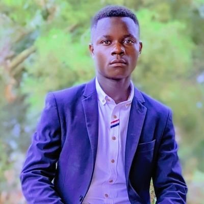 Je suis Séraphin MAPENZI, Le Plus jeune 𝑱𝒐𝒖𝒓𝒏𝒂𝒍𝒊𝒕𝒆 de la ville de Bukavu. J'exerce ce métier à l'Est de la RDC. Mon ambition est d'être un jour grand.