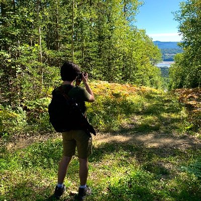 Writing, taking photos, and seeking adventure 📸 🌅 🏞️
All about cinema 🎥 literature 📖 games 🎮 music 🎵 and creativity! 🎨