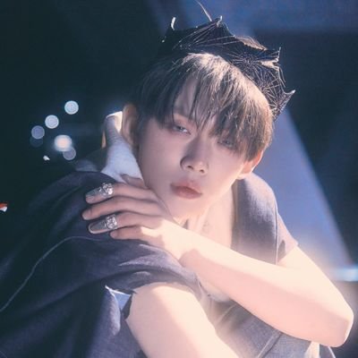 yawncodes's profile picture. dreamer with memories of stars ☆