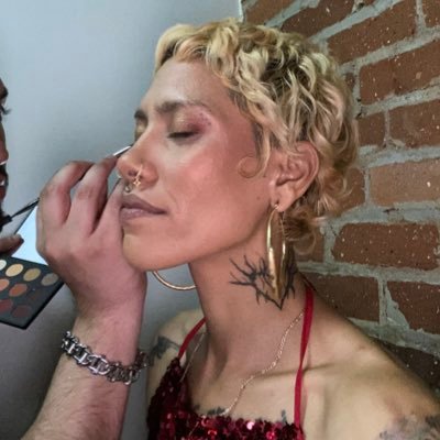 🇵🇷♑️🏳️‍🌈 IG: 𝖳𝗂𝗇𝗒𝖱𝖾𝗌𝗎𝗋𝗋𝖾𝖼𝗍𝖾𝖽 • Fluid Queer Artist • Chef @issaveganthang 🔪 Performer | Educator | Visit site for booking & events ↓