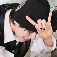 yahi ★ (@triplesbians) 's Twitter Profile