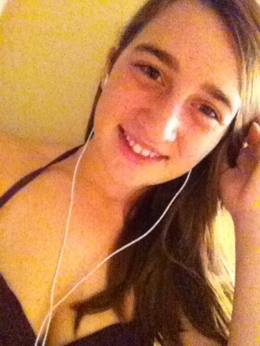 Taylor_Conley11's profile picture. I'm Taylor, 16, everything's pretty much the basics. I love music, sports, & i'm extremely friendly. So get to know me [: