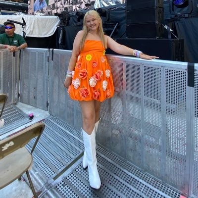 a mess of a dreamer | swiftie since debut 🦋 | eras tour seattle n1 & n2 | tn x3 | dreaming of meeting taylor 🫶🏼