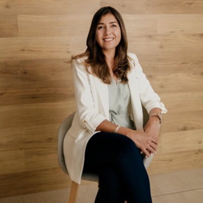 Ejecutiva senior en Pagos Digitales y Banca. Gerente de País para Visa Inc. en Venezuela y Ecuador. Ingeniera Mecánica con un MBA. Madre y Venezolana.