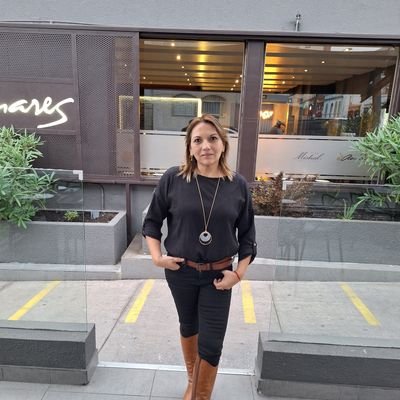 Profesional, MBA, Ing. Comercial. Direct Reg Sence; Administr Municipal; Direct Reg SernamEG; Seremi Economía; Intendente(S) *A la vida pública se va a servir