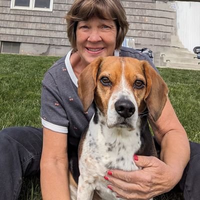 Dog Mom x1 to a badass beagle
Budweiser & Beagles = Best Buds