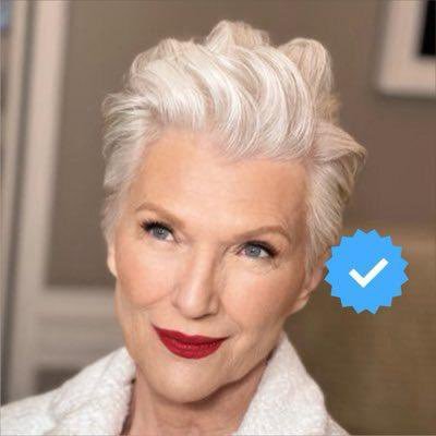 Bestselling International Author of A Woman Makes A Plan 📖 Doctor of Dietetics 🧑‍🎓 supermodel 😉💃 #ItsGreatToBe75 Manager: anna@mayemusk.com