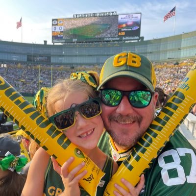 Contributor for Couch Potatoes on @packerwborders. Have an autographed Don Majkowski jersey, you jealous? Girl Dad. #GoPackGo