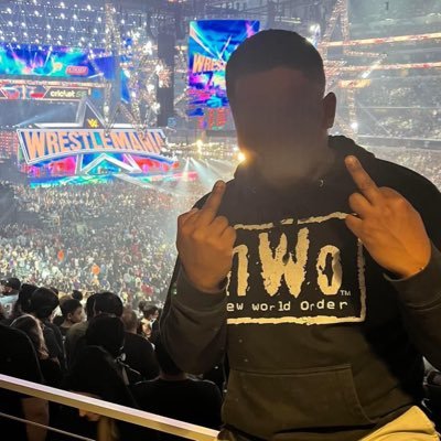 un negro random ahí who tweets a lot of wrestling stuff 🤷🏿‍♂️