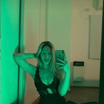 TiffyVibess Profile Picture