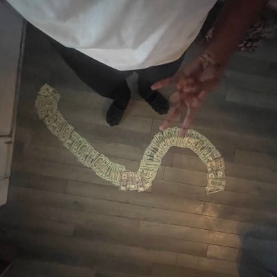 who gon get rich the fastest🙇🏾♂️🙇🏾♂️ THE BIGGEST THREAT™️ lol you gonna go broke fuckin wit me 😆😆