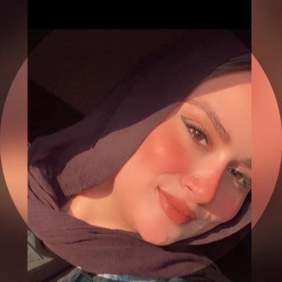 Khloud77728392's profile picture. 