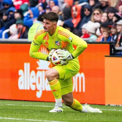 I might say smart or dumb shit idk, LFC♥️, BMG💚🤍, FC Cincinnati 💙🧡 I hate the sounders and their fans. Shameless Celentano fan | Joe Scally SZN