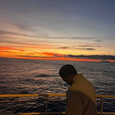 GabiLarry11's profile picture. I just wanna see the Sunshine tomorrow💯🌓✊  #💙💙