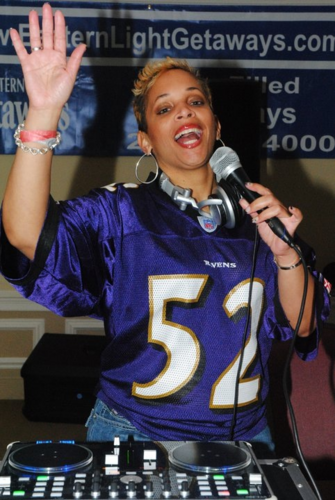 No one does it like a lady! Lady Dj Kenya Conway with #2FyneEntertainment providing you with tips, tricks, music advice towards your next big event!