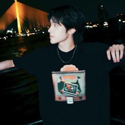 ajunaist's profile picture. 🔥