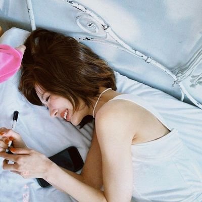 sunnydeukae's profile picture. she/her, 26 // was called pretty by both Bora and Handong