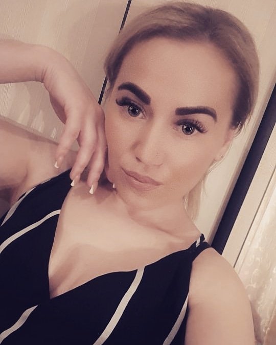 🥰 Searching for someone to adore and cherish 💖 💘😍 Love is waiting in my bio link! ❤️👩‍❤️‍👨💕