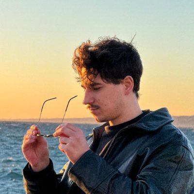 Motion Designer/ Monteur vidéo/ Ecriture pour @D4WS7N et cook d'autres trucs quand j'ai le temps héhé