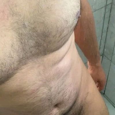 24 anos, adoro putaria, curto muito sexo, sou preferencialmente ativo mas não é regra!! Quer saber mais? Pergunte!!