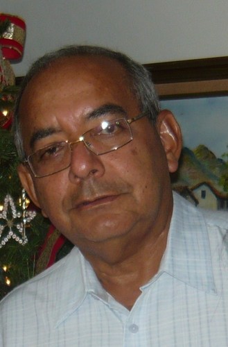 Venezolano Educador oriundo de Maracaibo, bolivariano,chavista, amante de las mujeres bellas, apasionado del futbol y beisbol