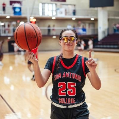 2027| SG | 5'7| San Antonio College WBB| 4.0 GPA

https://t.co/tdNQOuBCfN