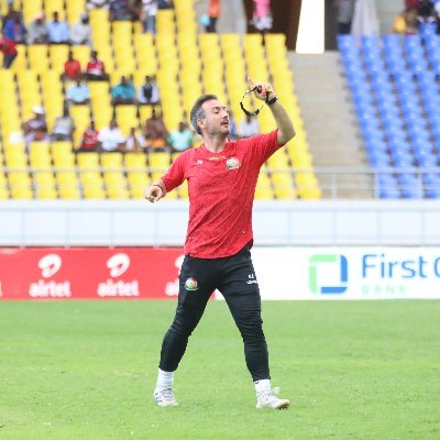 ASIL HESAP: @KFE_Futbol

Zulme karşı mukavemet!
Antrene eden bir öğretmen, öğreten bir antrenör. 

Football Coach / UEFA A Licence Holder 🇹🇷

IG: kfevcimik