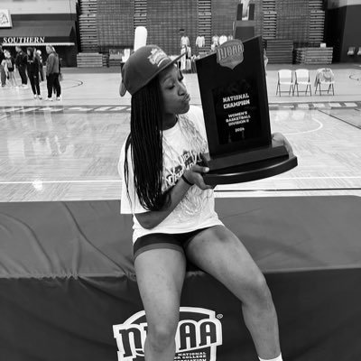5’10 forward Central Michigan WBB Commit 26” 💛❤️ 2024 NJCAA National Champion Kirkwood WBB💙💍