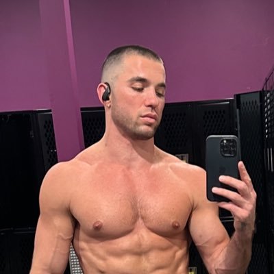 pro dancer / fitness / Florida Boy in Vegas / 6’1 / 195 lbs