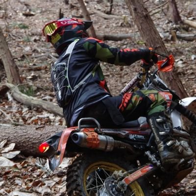 オフロードバイクで走ってます。たまにレースも出るようになりました。お山か食べ物などを呟きます。