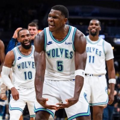 wolvesBack5's profile picture. 