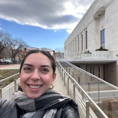 PhD from @ohiostate: early modern women, science, and book history (فَإِنَّ مَعَ الْعُسْرِ يُسْرًا) Next place: Iowa city, IA
