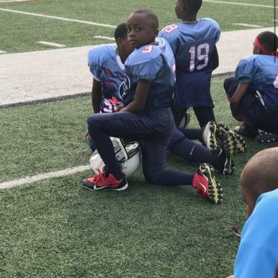 GOD FIRST Class of 2027☀️Edge/D-End /6’0/205 🏈at White Hall High school 🦴🏈Jeremiah.craig0525@gmail.com