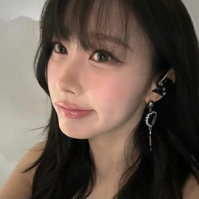 avi_z's profile picture. mostly buying !

𓍢ִ໋🌷͙֒  tzu, giselle, lia, and hyein ✧˚.🎀༘⋆