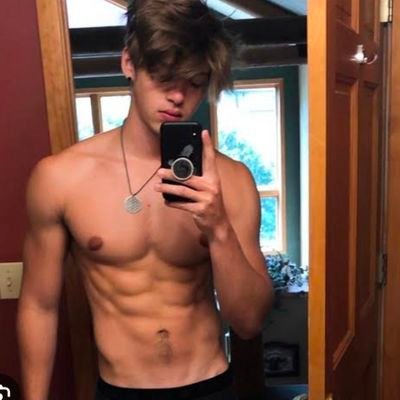 lestonboy's profile picture. 