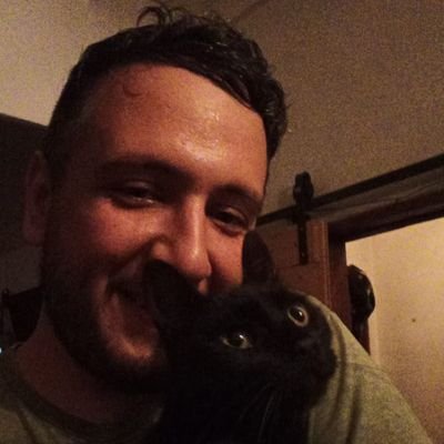 Volví a tuiter porque u/spez nukeó Reddit. El/He/Him. Monotributista, Cerrajero, Gamer, amigo de la pizza y hacer reir.