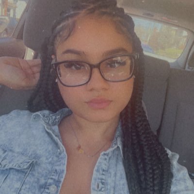 nathalylarosee's profile picture. 