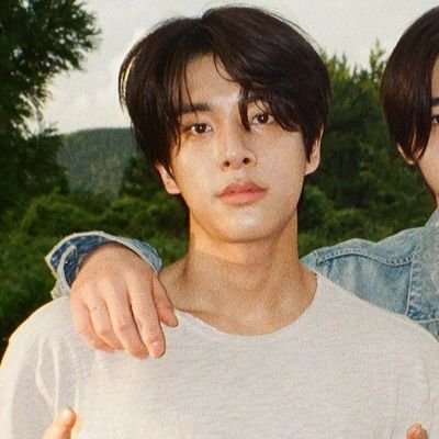 tchenenn's profile picture. 