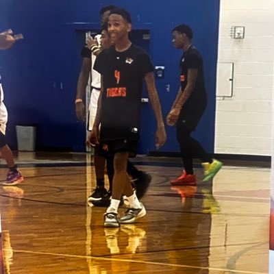 5’4 | 102lbs | Class of ‘28 | PG/SG | Lancaster MS | STUDENT-ATHLETE