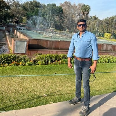 Sr associate editor @aajtak , देश-विदेश की हर घटना को राजनीति, समाज और अर्थ के चश्मे से देखने की आदत, https://t.co/9YwBeh9Xw2