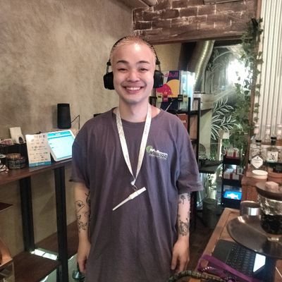 @ShishaSiesta　　

名古屋　
shisha cafe Siestaスタッフ　
ティーのシーシャとナスが大〜〜〜好き☕🍆