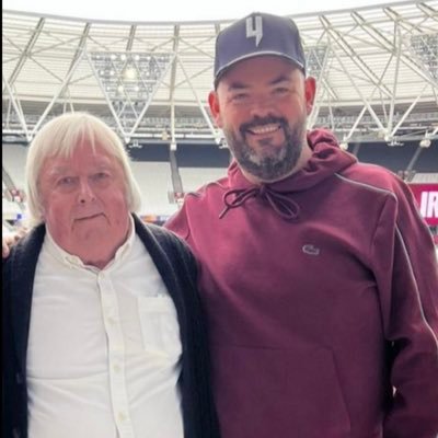 Founder & Director of @b_executive West Ham & Darts Owner of One Way West 🖤💛🐎