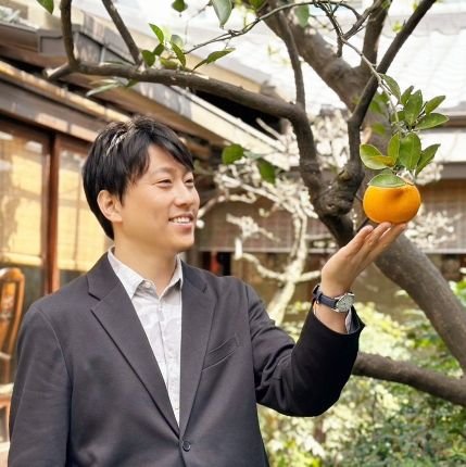 tesshi_souhou's profile picture. 書家・武田双葉に師事。兄弟（双雲・双龍）と共に書の道を歩む。行政書士・社労士を保有し、立命館大学などで法律講座を担当。書道家としてPanasonicのCMなどで書道実演。龍谷大学「心の講座」などで講演活動。京都の文化人として「日本人の忘れもの知恵会議」に参加。京都と滋賀の書法道場には全国各地から門下生が集う。