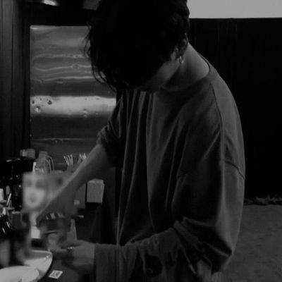 strawberries and cigarettes always taste like me wanna try? #Petrol_00