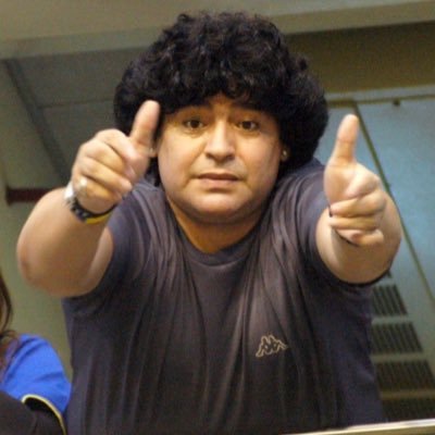 Todo lo que me conmueve me conduce. Escorpiana como Maradona.