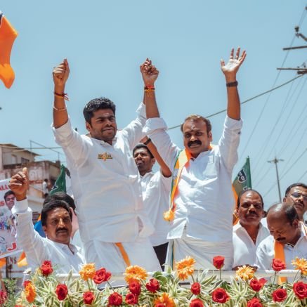 sureshk87429273's profile picture. தேசியமும் தெய்வீகமும் உயிர் மூச்சு
சங்கிகளின் கூட்டம்🚩🚩🚩