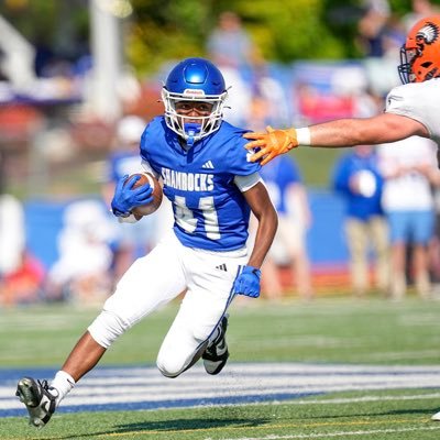Detroit Catholic Central• c/o 26’ •4.1 GPA • RB/FS • 5’10 • 185lbs • 248-797-9115 •email: 26williamsc@catholiccentral.net |@METNational| head coach : @jcessante