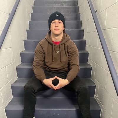 Dillhends0528's profile picture. fan of sports